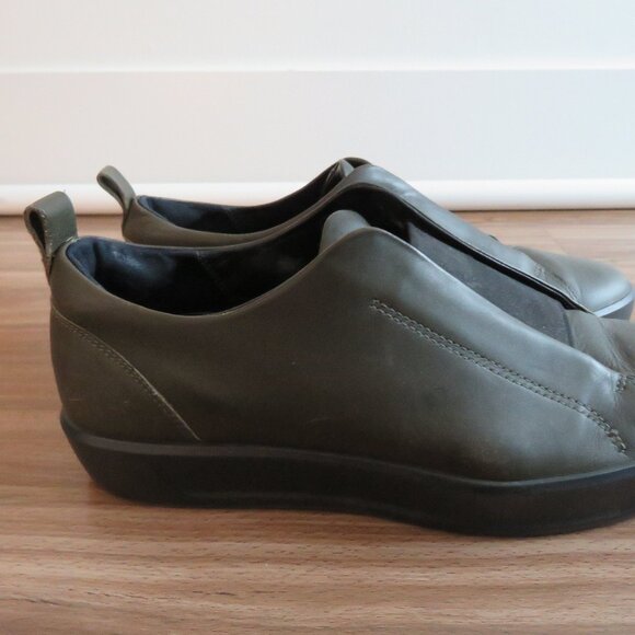 ECCO Soft 8 Slip on Sneaker Comfort Shoe in Grape Leaf Green - Men's Size US 8 - Picture 8 of 16